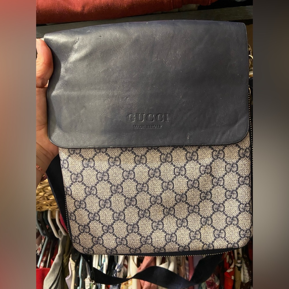 Gucci messenger bag